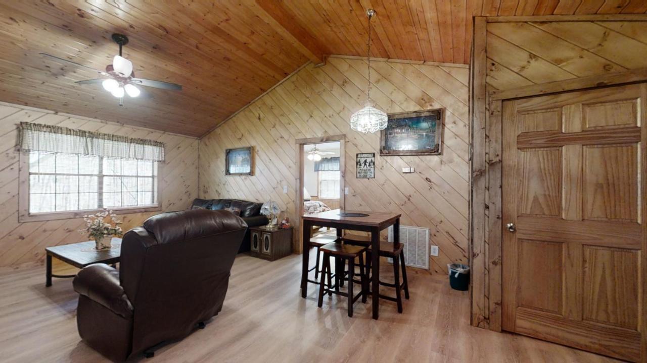 Little Mountain Hideaway Cabin Pigeon Forge Eksteriør bilde